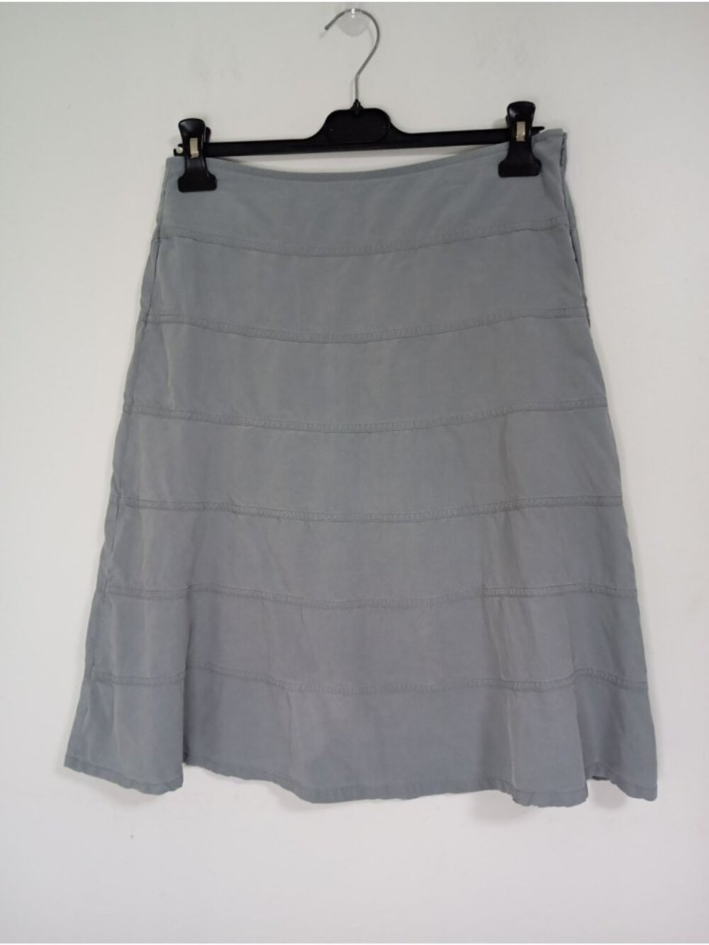The Limited Skirt Tiered A-Line Size 6 100% Silk Womens Gray